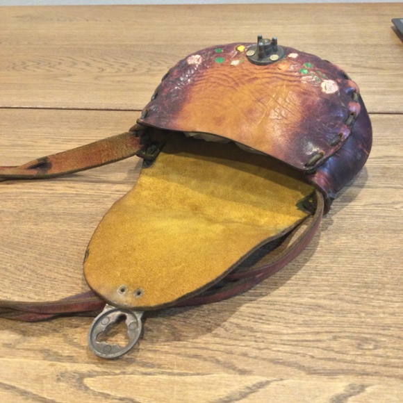 Vintage 70s Handmade Hand Tooled Cowhide Leather Crossbody Handbag - Picture 9 of 15